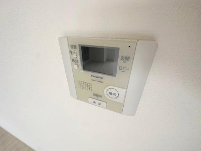 セキュリティ　TVモニターホンで来客が誰か確認してから開けて下さいね