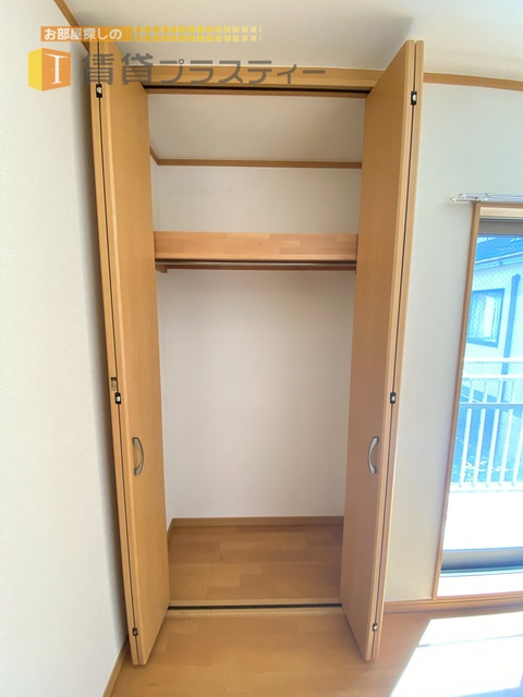 収納　お洋服もかけられます。