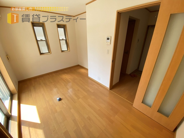 居室・リビング　シンプルで使いやすい居室です。