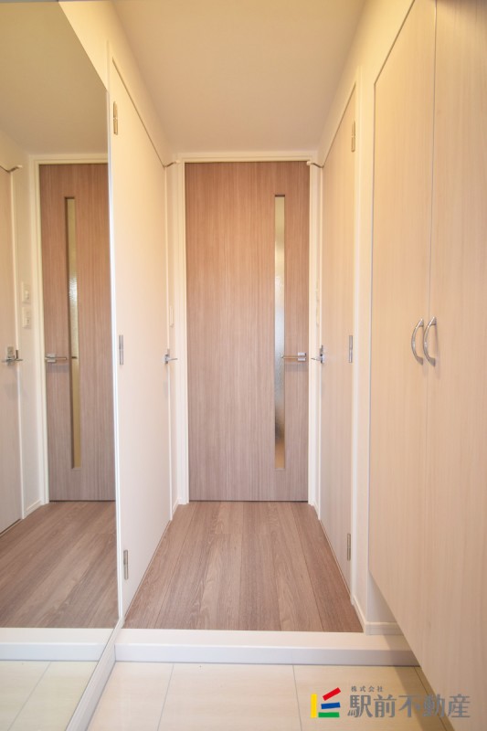 玄関　※同タイプ写真