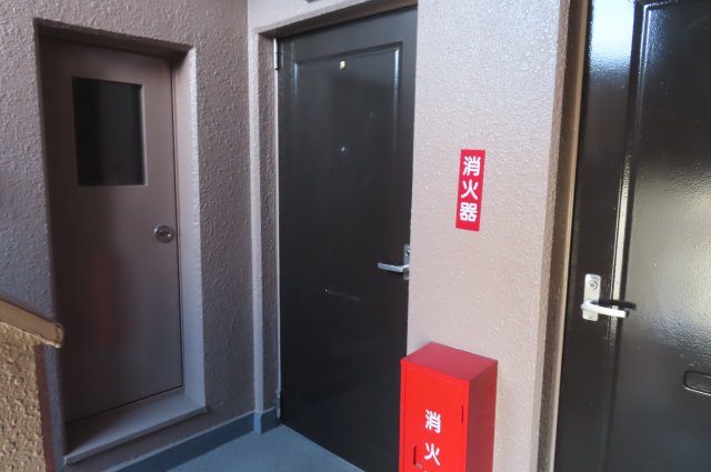 玄関　参考写真３０４（反転タイプ）
