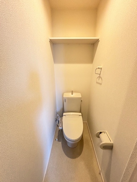 トイレ　※別号室の参考写真となります。