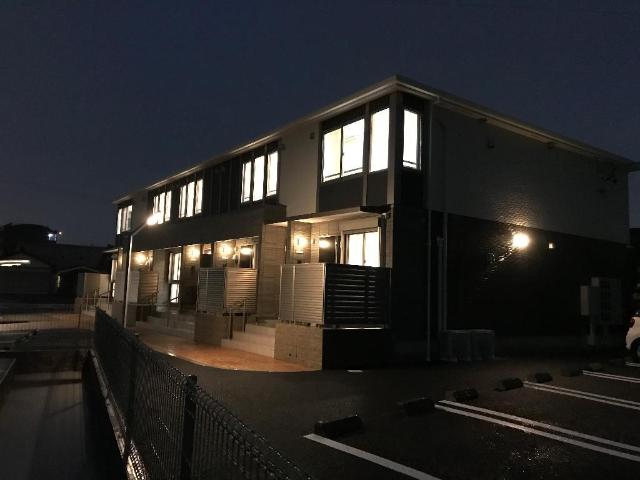 建物外観　外観写真（夜）