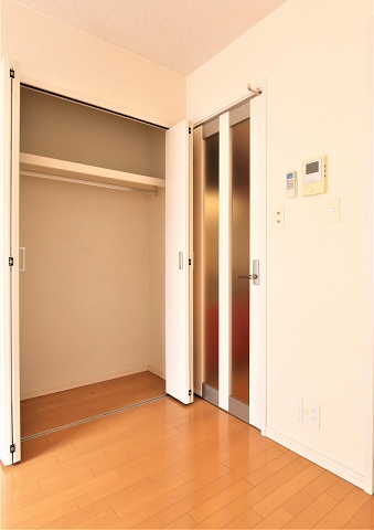 収納　たっぷり収納できるクローゼットです