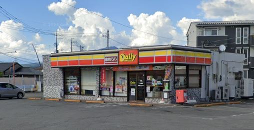 コンビニ　デイリーヤマザキ 甲府昭和インター店（コンビニ）まで476m