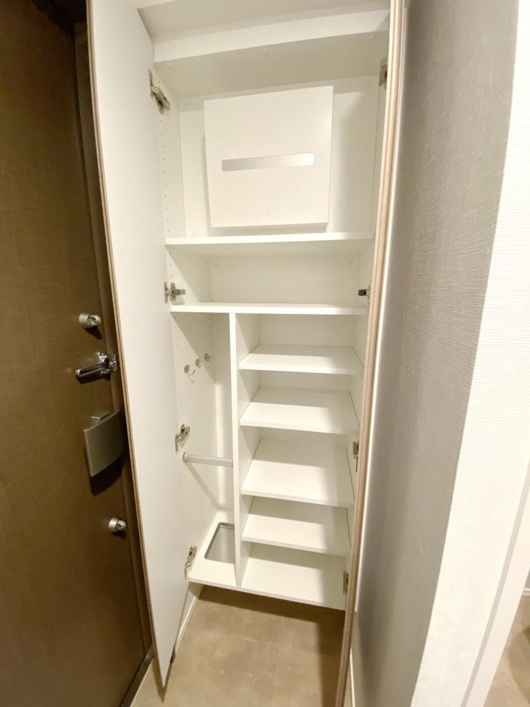 玄関　収納