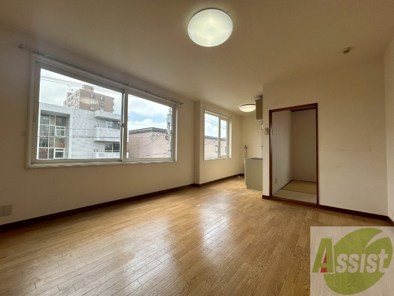 居室・リビング　広くてキレイなお部屋が広がっていて、充実した生活が送れそう。