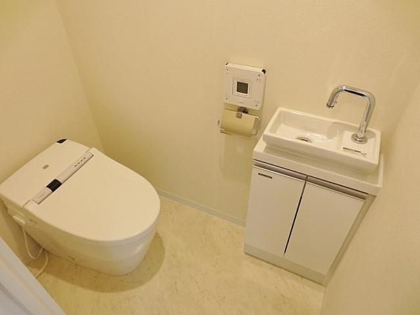 トイレ　ゆったりとした空間のトイレです