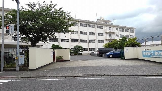 セキュリティ　北九州市立　吉田中学校まで350m