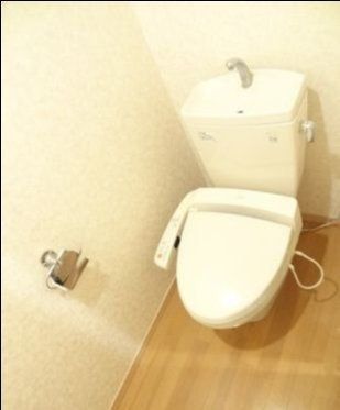 トイレ　※代表タイプの写真のため実際と異なる場合がございます
