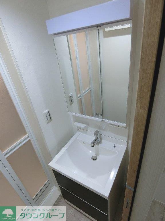 洗面設備　独立洗面台を完備し、朝の身支度が快適です♪