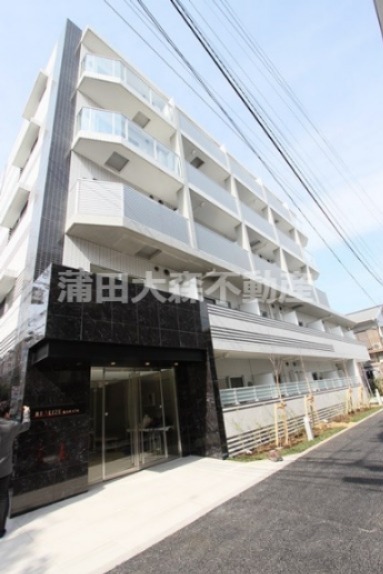 建物外観　2018年2月築　RC鉄筋コンクリート造5階建て総戸数27戸
