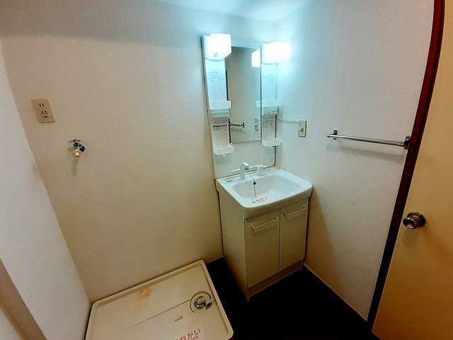 洗面設備　使いやすい洗面所です