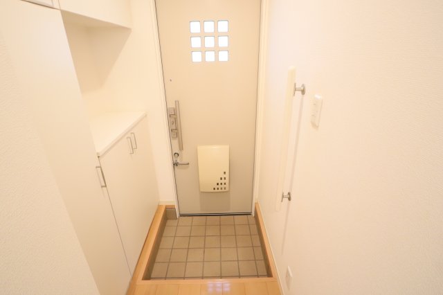 CharmeC棟の玄関写真