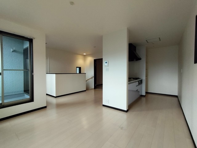 草薙町1 1KODATEXIIAの居間写真