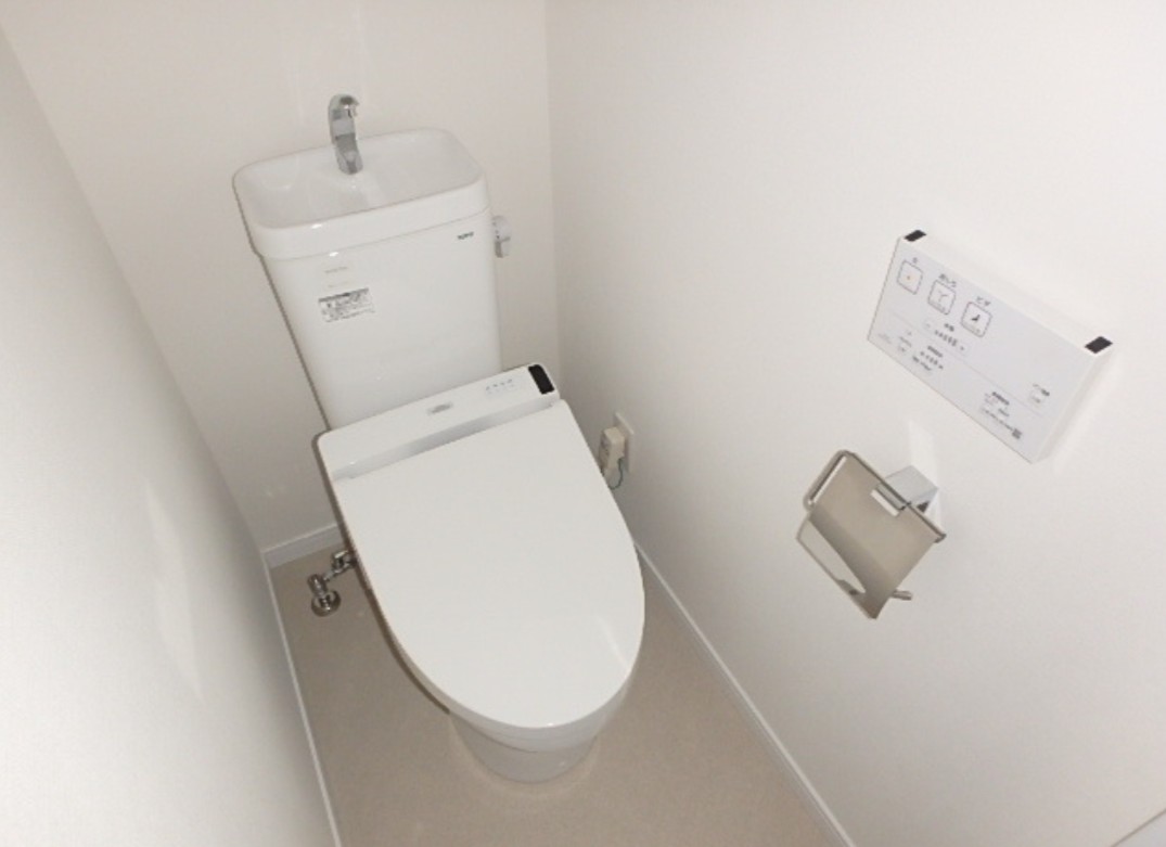 東武東上線 東武練馬駅 徒歩7分 7階建 築10年のトイレ写真
