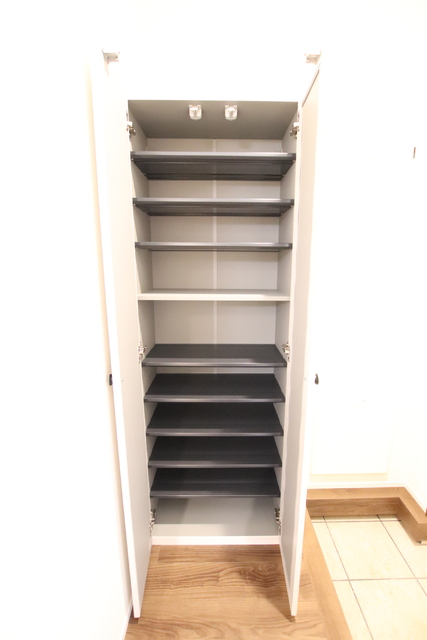 玄関　収納豊富なシューズボックス★