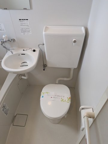 トイレ　キレイな個室空間です