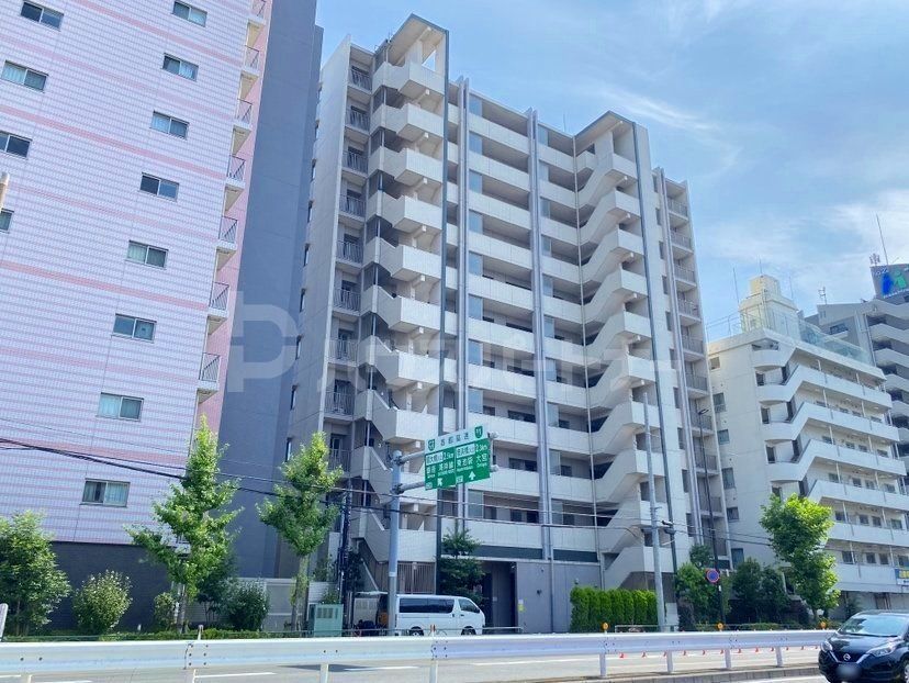 パレステージ西新井本町の外観写真