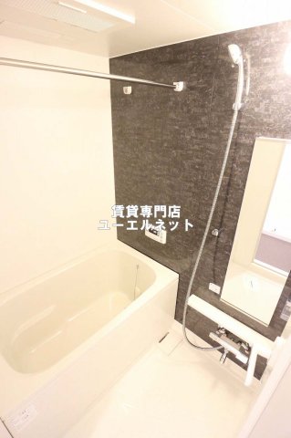 地下鉄御堂筋線 江坂駅 徒歩13分 10階建 築8年の風呂写真