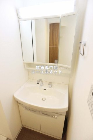 地下鉄御堂筋線 江坂駅 徒歩13分 10階建 築8年の内装写真