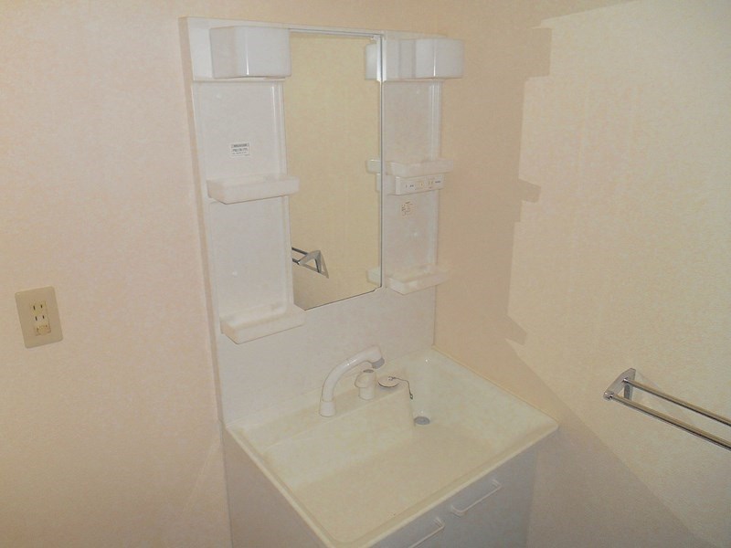 洗面設備　同物件別部屋参考写真です