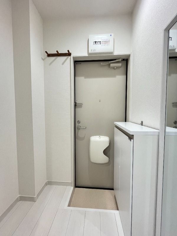 玄関　（別タイプ参考写真）マーレ西巣鴨　北区西ケ原４
