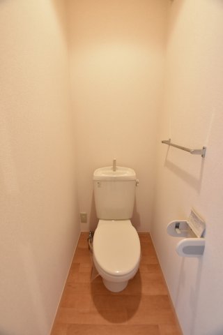 南海泉北線 深井駅 徒歩4分 3階建 築23年のトイレ写真
