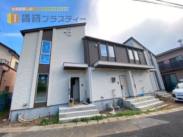 建物外観　ツートンカラーが目を惹きます