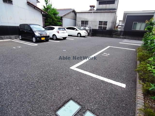 駐車場　駐車場