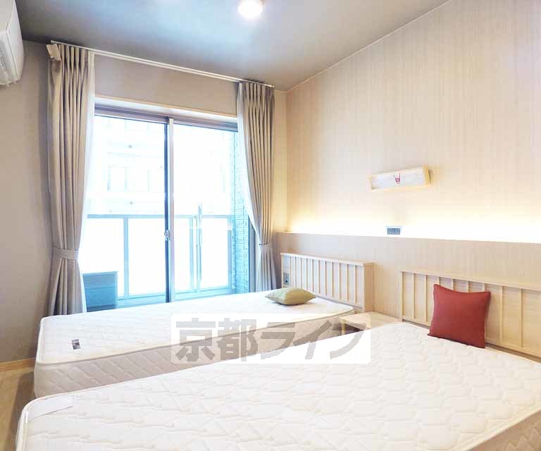居室・リビング　落ち着いた雰囲気のお部屋です