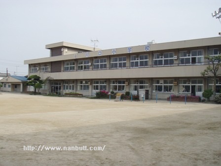 小学校　福山市立川口小学校（小学校）まで378m