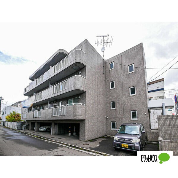 札幌市西区山の手五条のマンションの建物外観