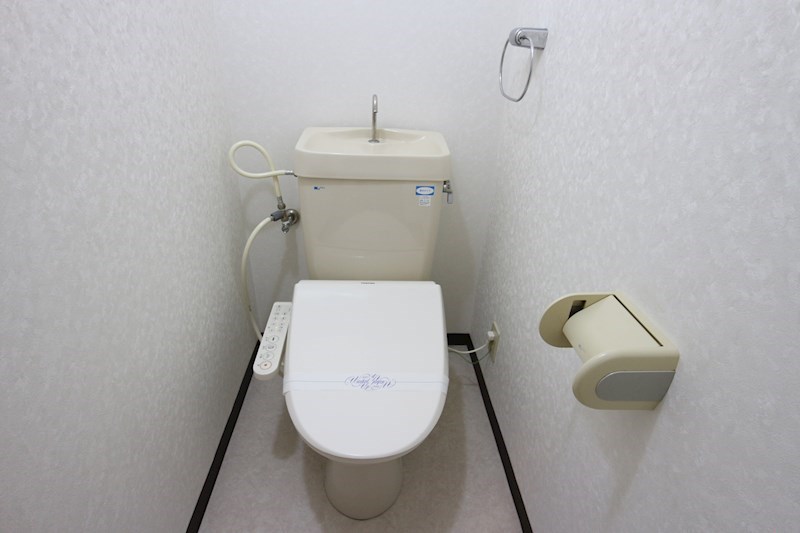 【北九州市小倉南区富士見のマンションのトイレ】