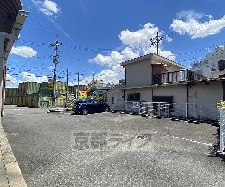 【乙訓郡大山崎町字大山崎のマンションの駐車場】