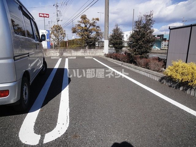 【常陸大宮市泉のアパートの駐車場】