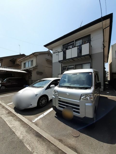 【福山市東吉津町のアパートの駐車場】