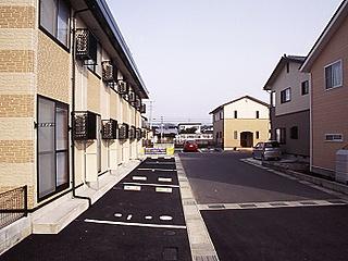 【レオパレス津ノ井西の駐車場】