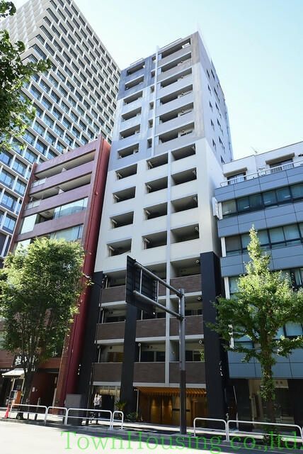 千代田区神田錦町のマンションの建物外観