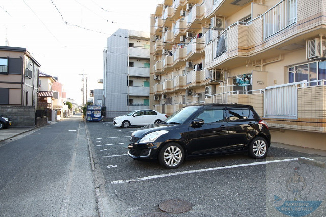 【ロイヤルハイツ和白の駐車場】