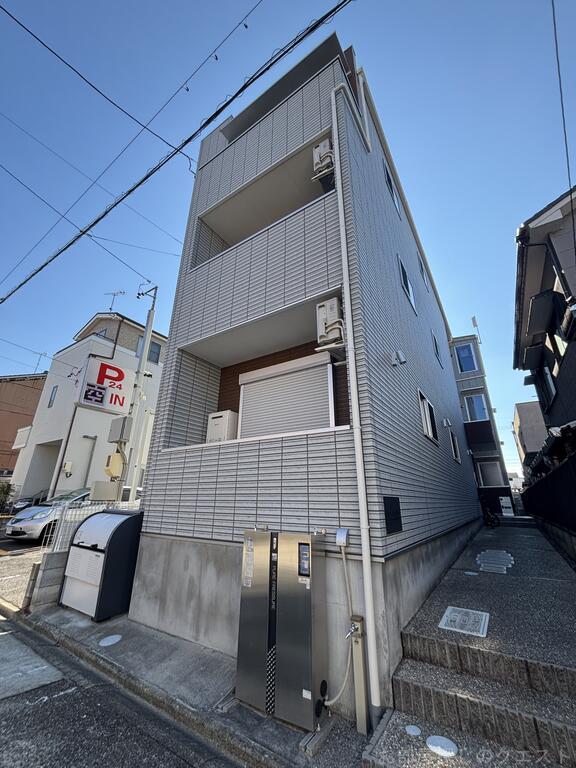 名古屋市昭和区小坂町のアパートの建物外観