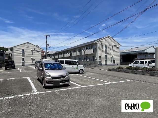 【和歌川弐番館の駐車場】