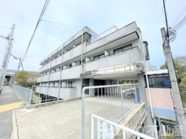 富田林市錦織南のマンションの建物外観