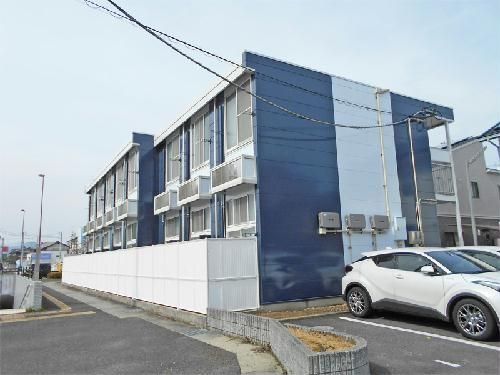 高松市伏石町のアパートの建物外観