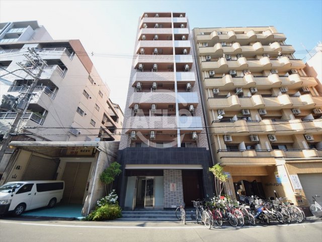 【大阪市浪速区戎本町のマンションのエントランス】