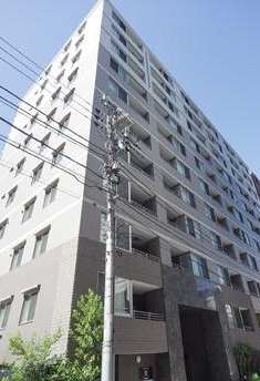 【中央区日本橋箱崎町のマンションの建物外観】