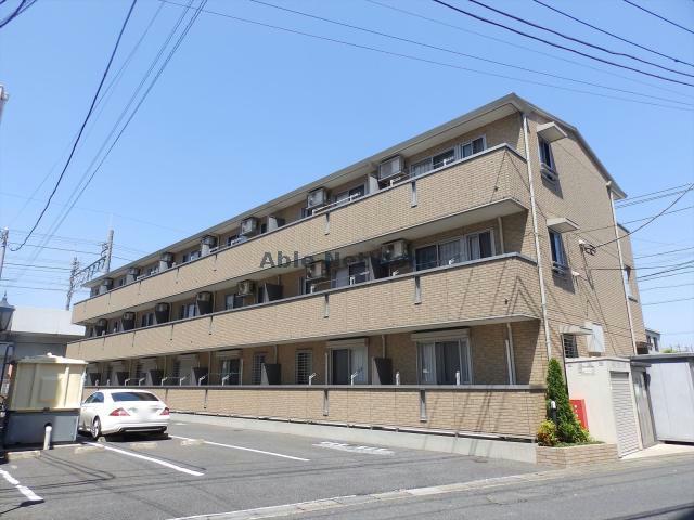 古河市東のアパートの建物外観