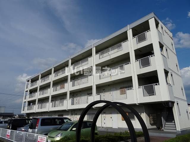 橿原市雲梯町のマンションの建物外観