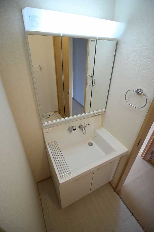 洗面設備　※同物件、別部屋になります。