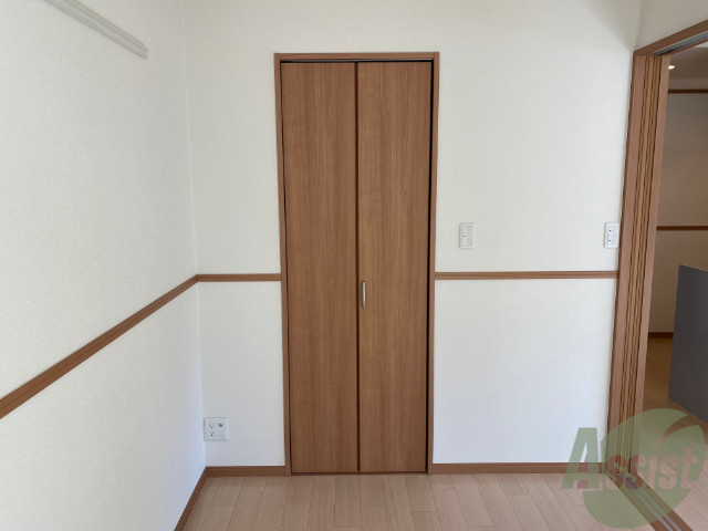 収納　収納はこちらです。高さも十分ございますね。